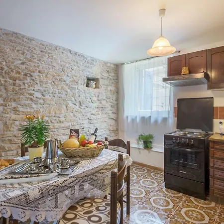 Ban Apartment *