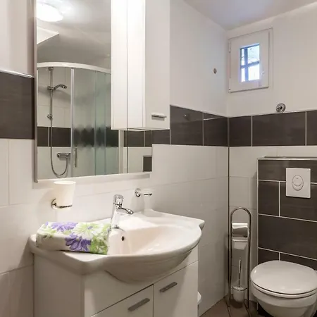 Apartment Ban