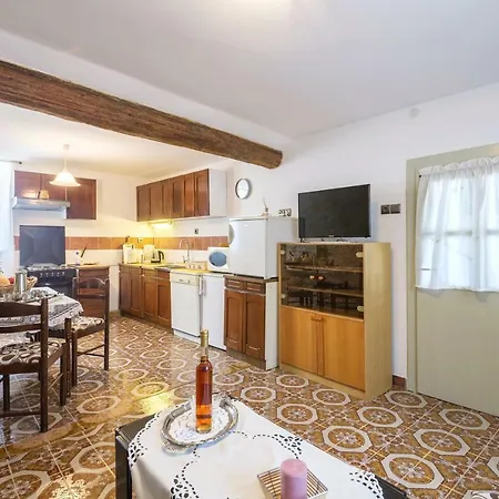 Apartment Ban *