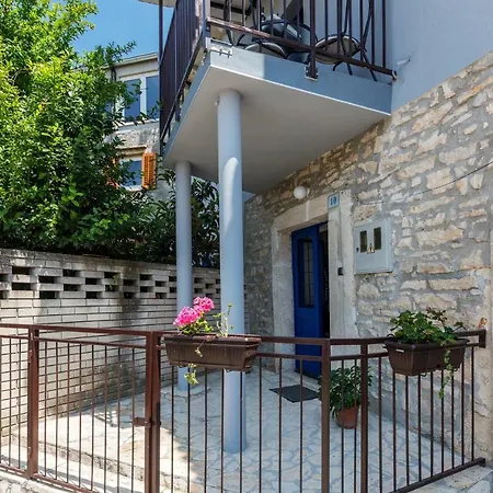 Ban Apartment *
